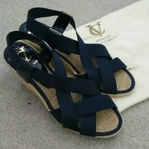 VC Signature shoes. Espadryle. Platform